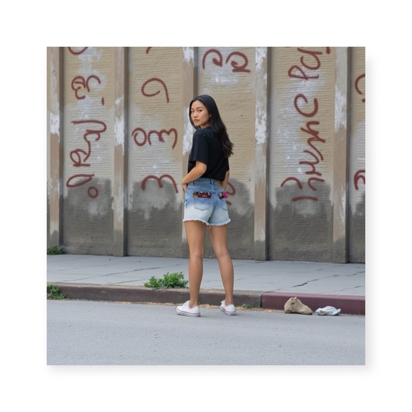 new LF Furst of a Kind ✿ Levi's® 517’s® Floral Trim Cut Off Denim Jeans Short ✿ - Picture 2 of 16